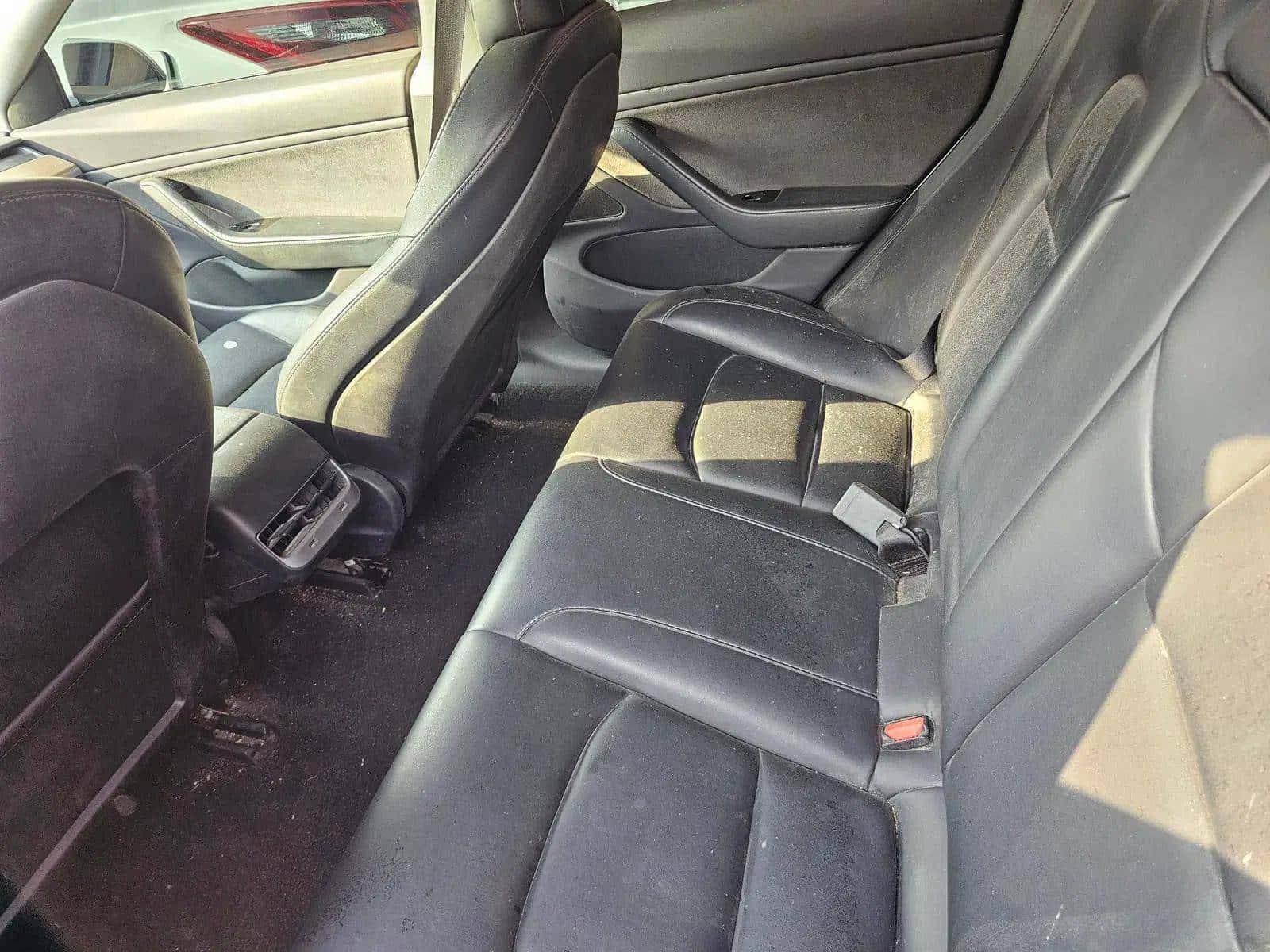 Tesla Model 3 2019 thumbnail 4