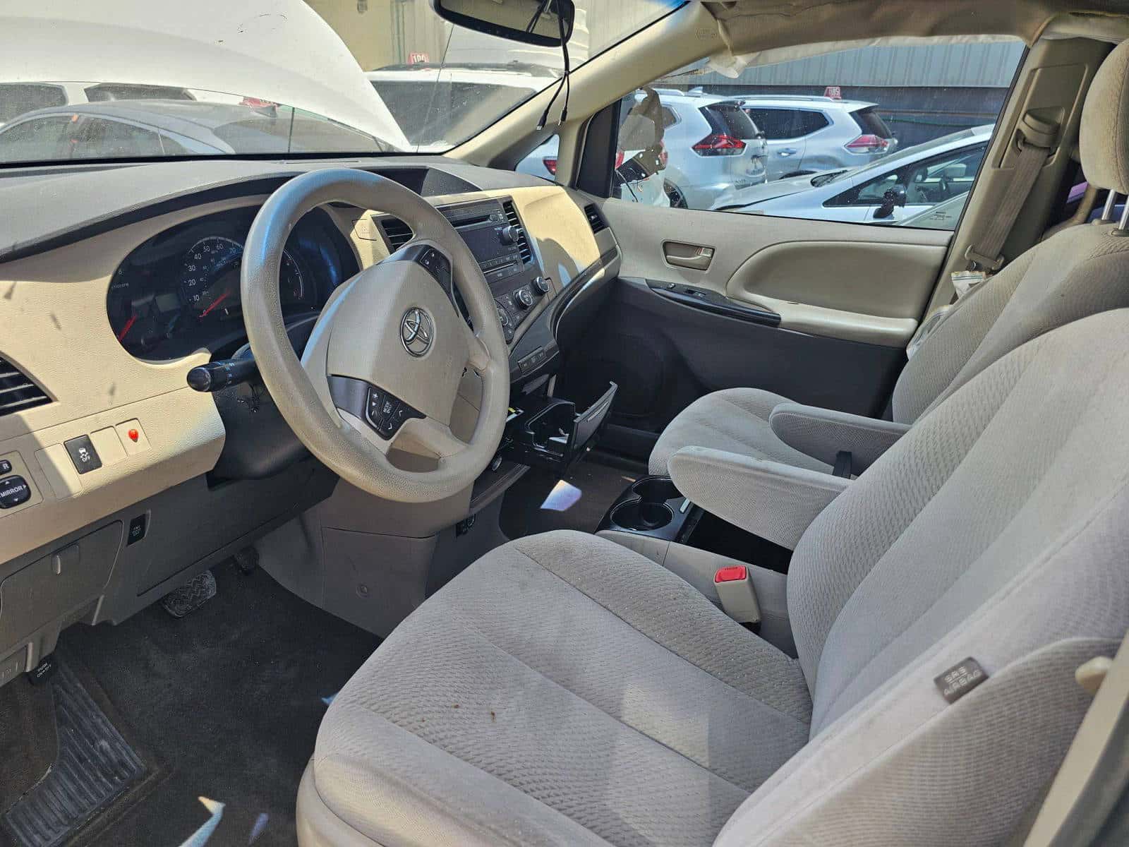 TOYOTA SIENNA 2012 thumbnail 5