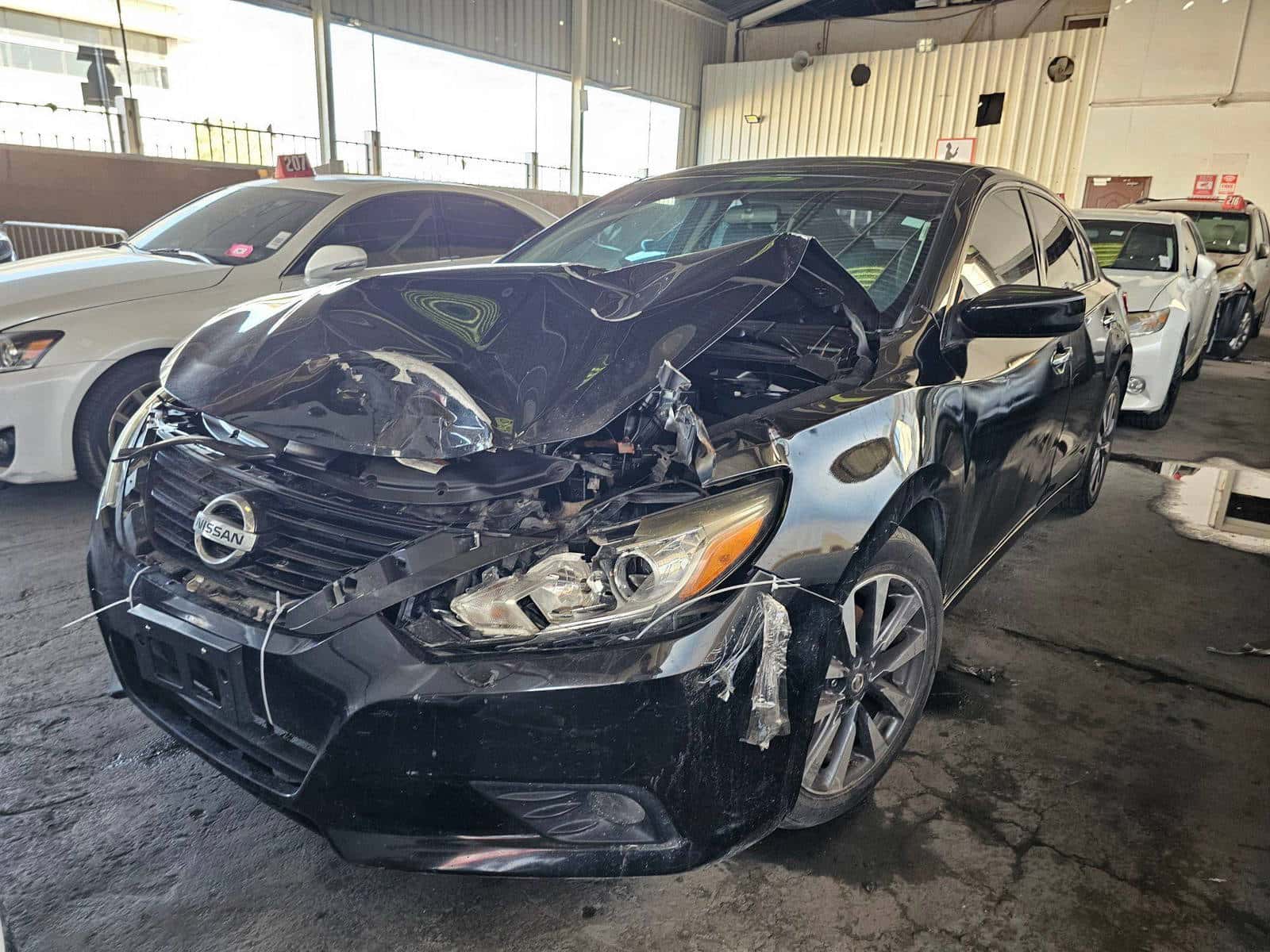 2017 Nissan Altima thumbnail 4