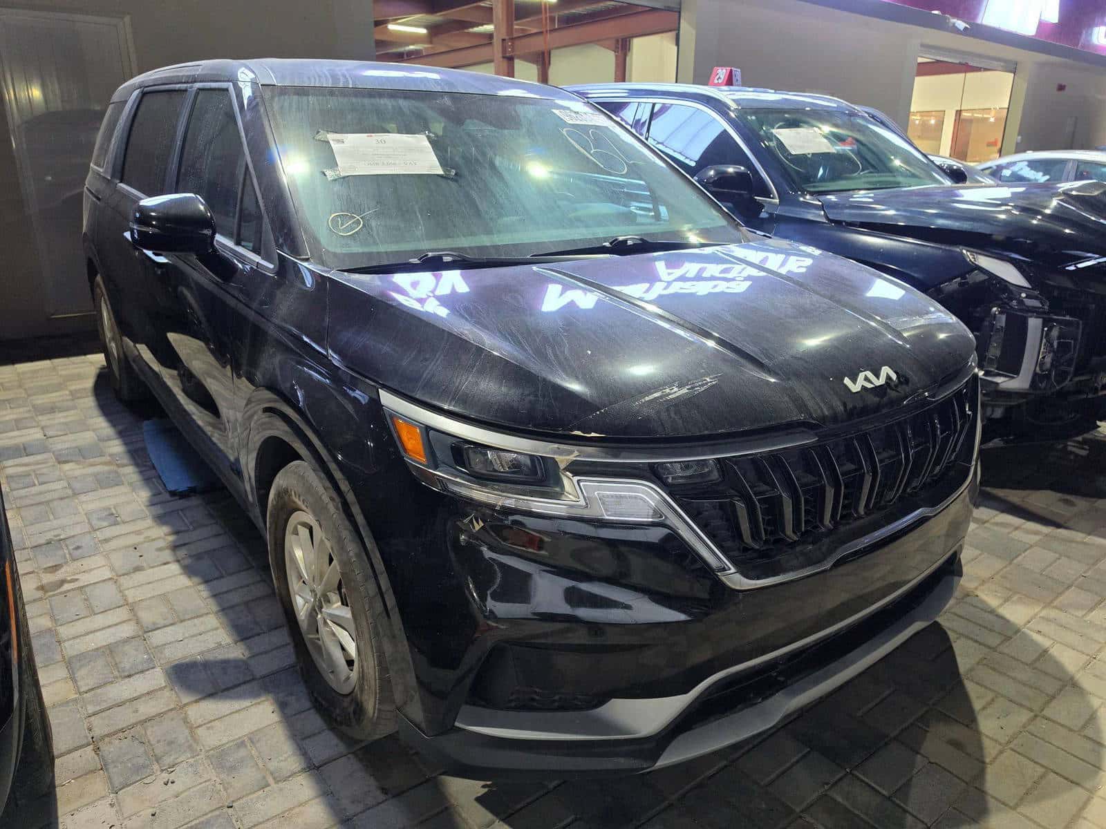 KIA CARNIVAL LX 2023 thumbnail 3