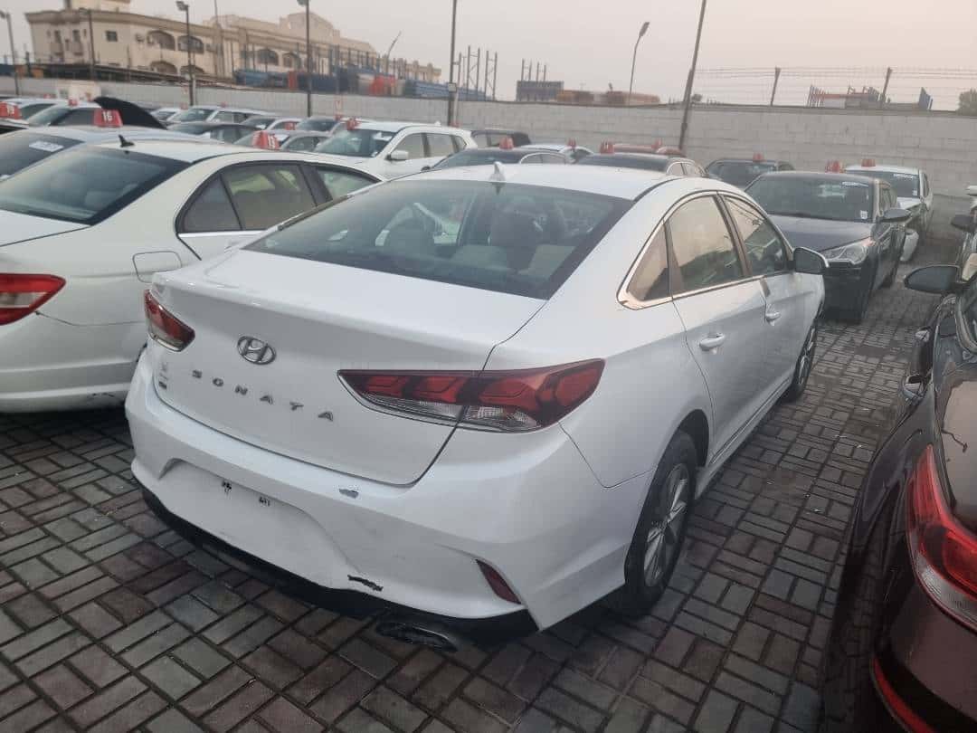 Hyundai Sonata 2018 thumbnail 4
