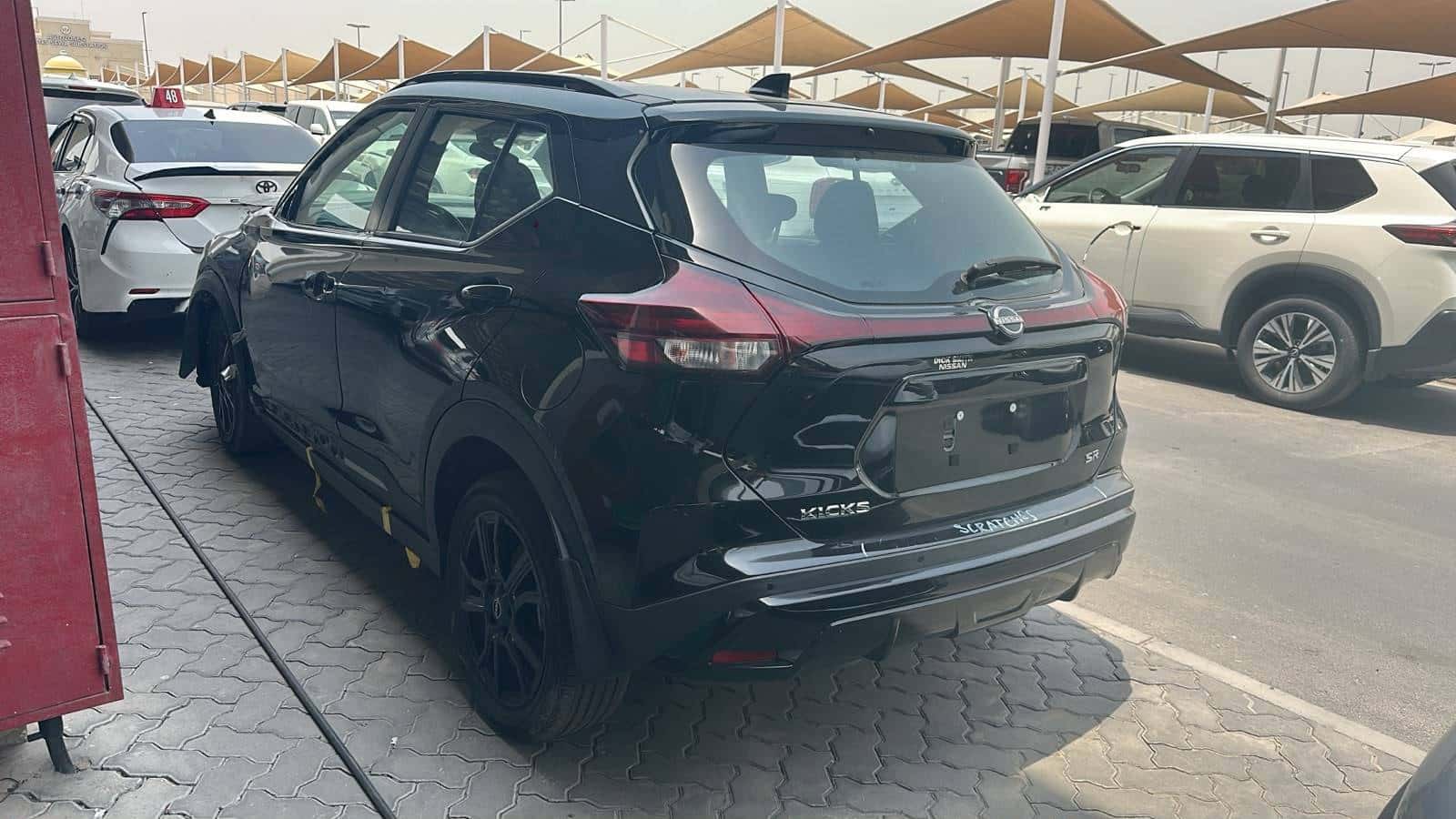 NISSAN KICKS 2023 thumbnail 1