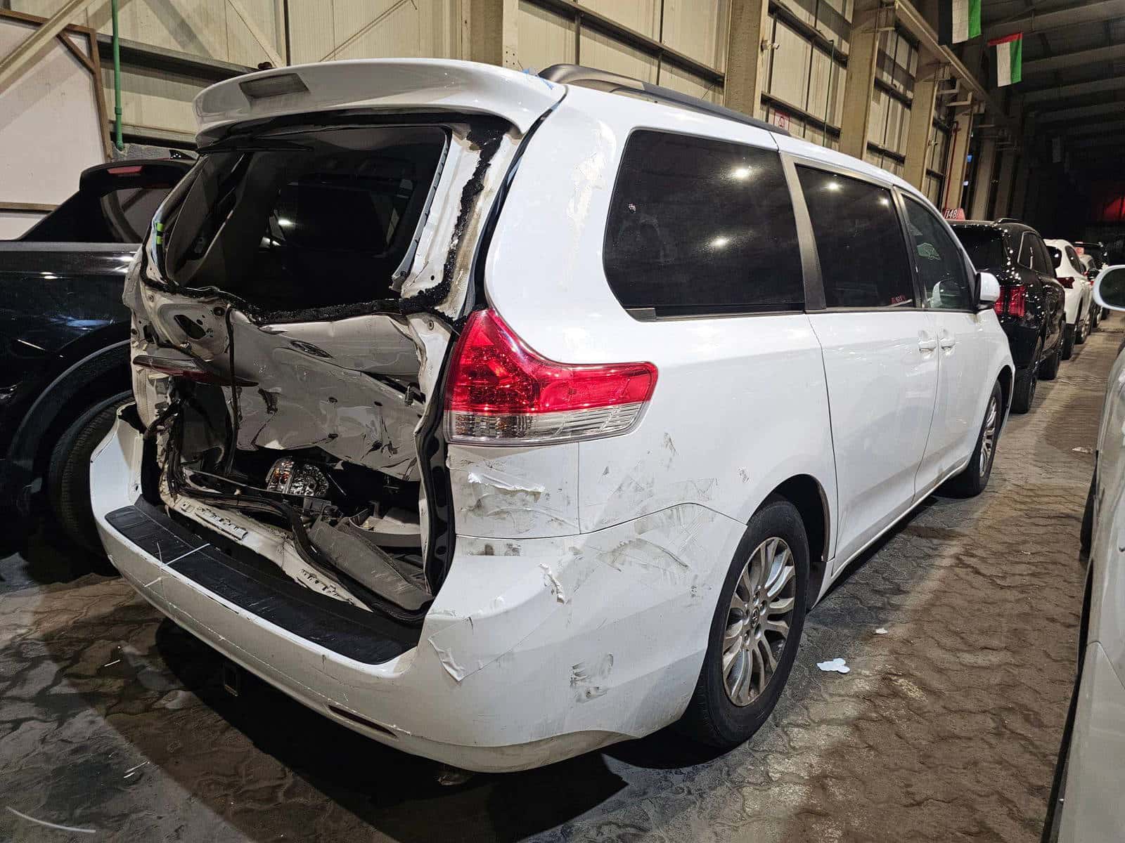 TOYOTA SIENNA 2013 thumbnail 3