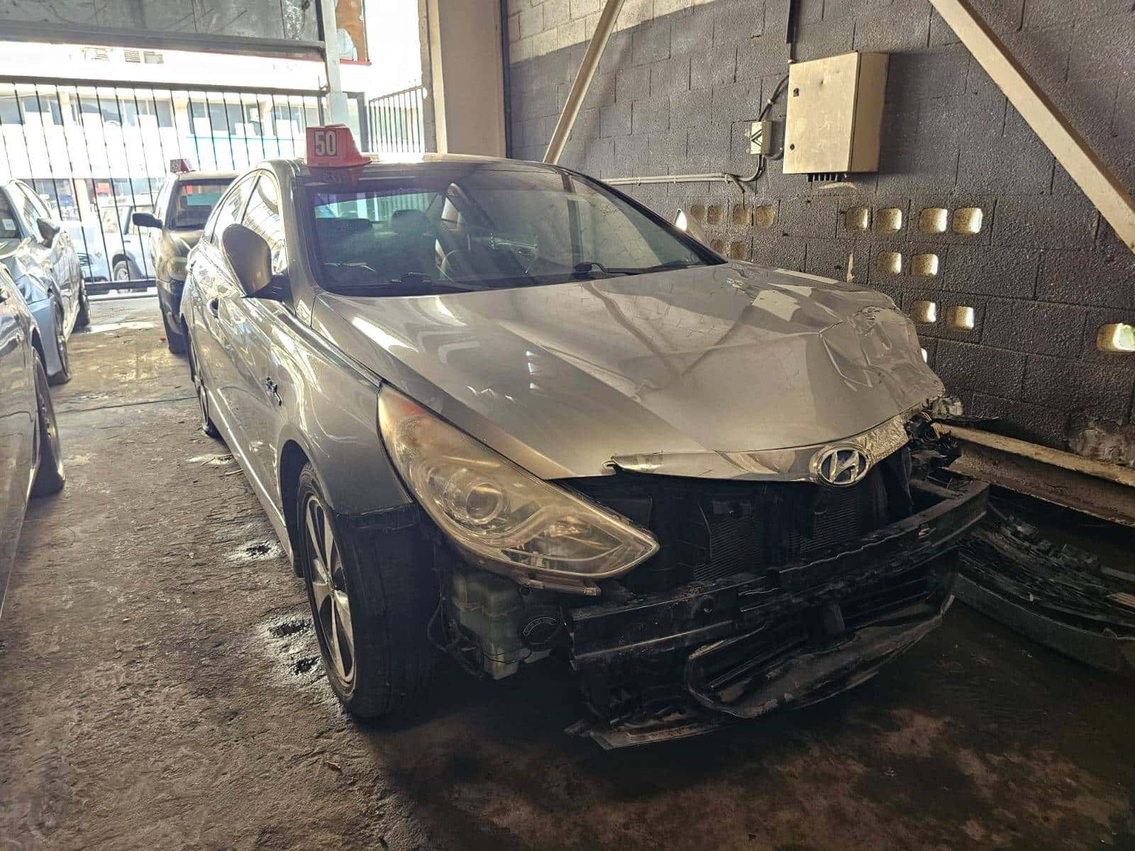 Hyundai Sonata 2011 thumbnail 2