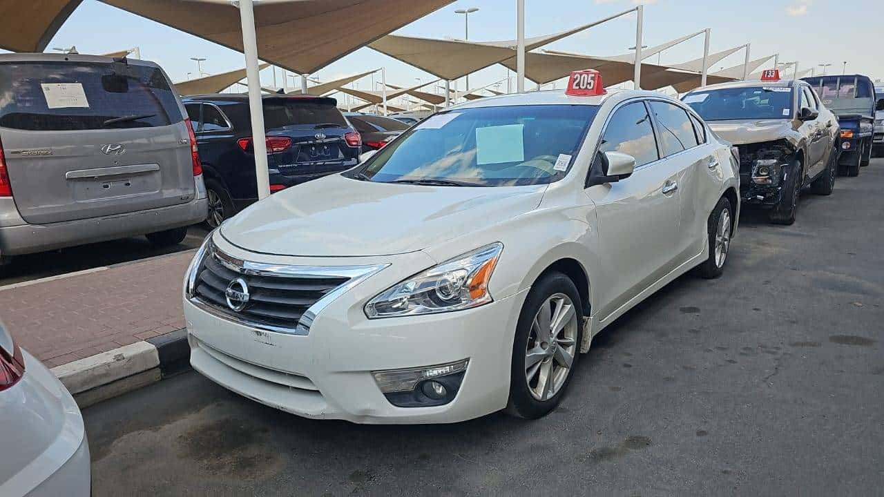 NISSAN ALTIMA - Exterior
