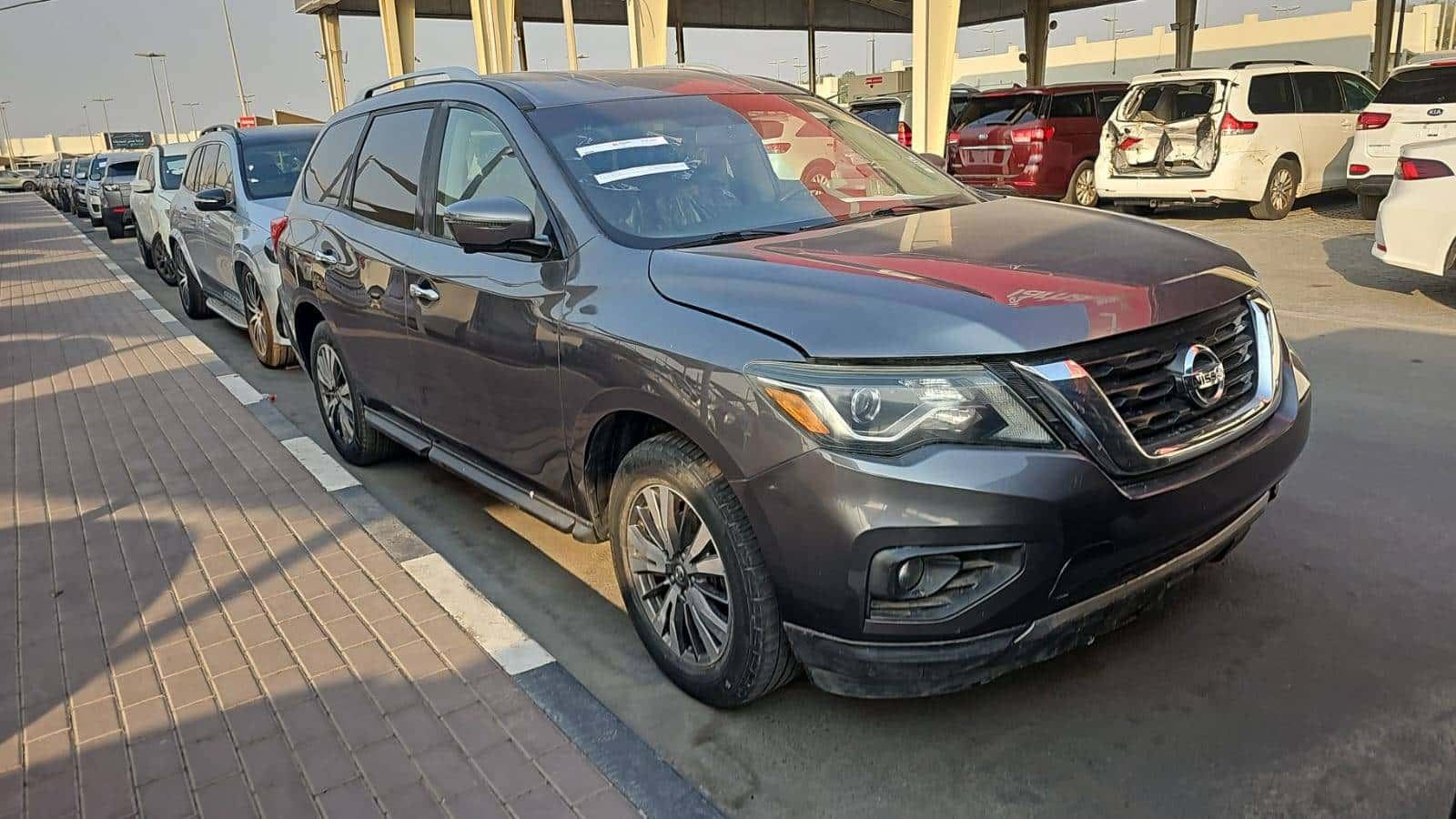 Nissan Pathfinder 2017 thumbnail 3