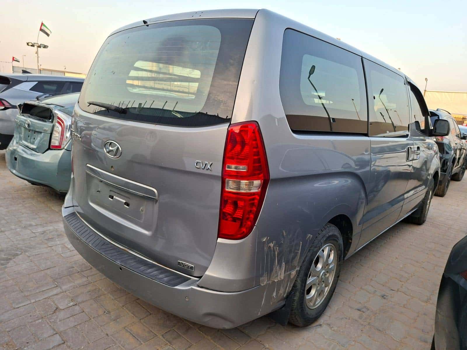 HYUNDAI GRAND STAREX 2011 thumbnail 2