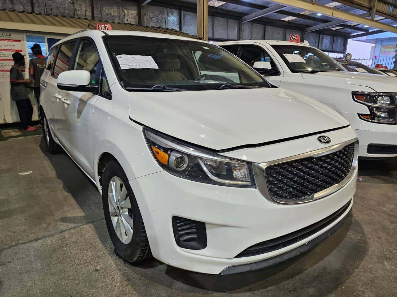 Kia Sedona 2016 thumbnail 2