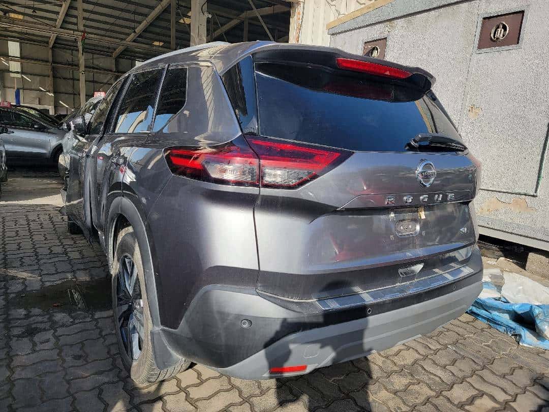 Nissan Rogue 2021 thumbnail 1
