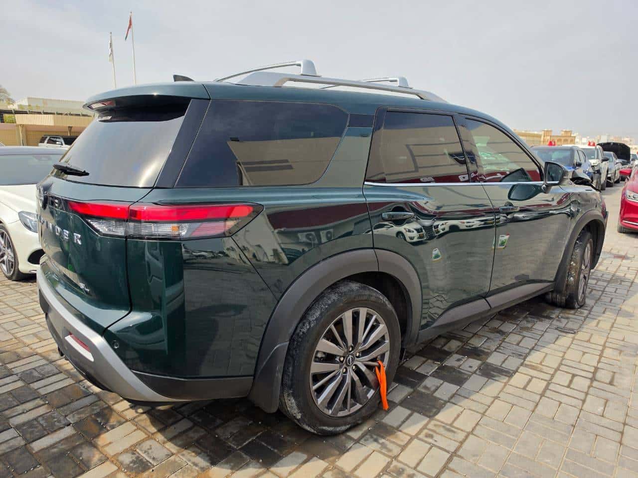 Nissan Pathfinder 2024 thumbnail 5