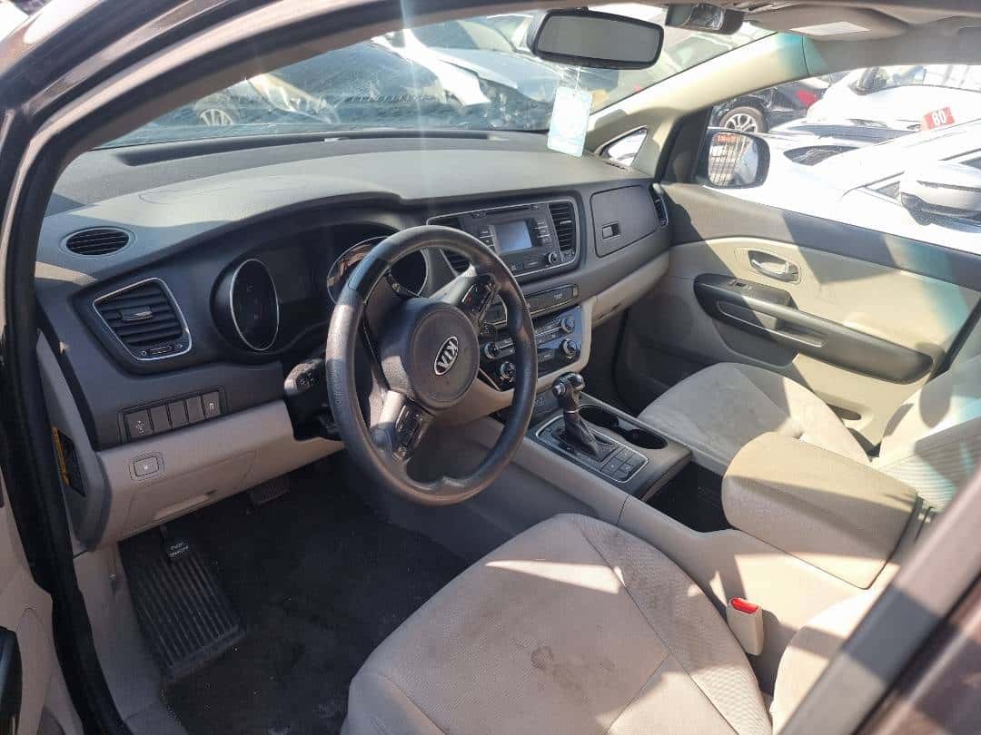 KIA SEDONA 2015 thumbnail 6