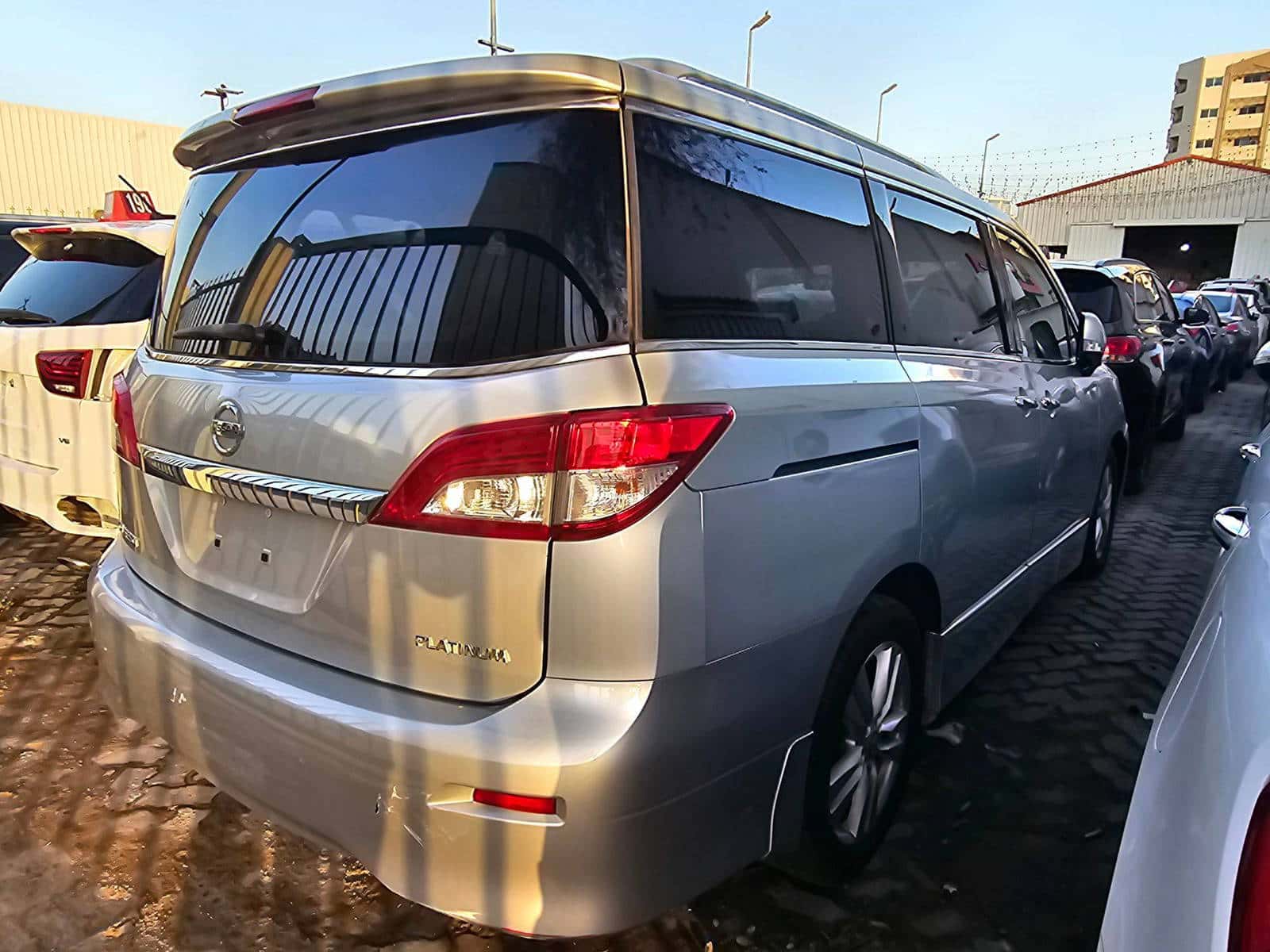 Nissan Quest 2015 thumbnail 2