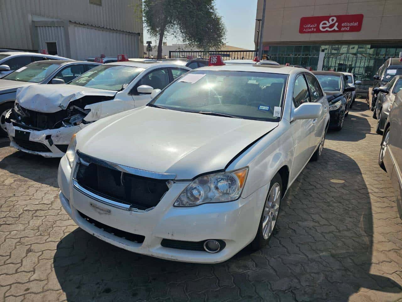 TOYOTA AVALON 2010 thumbnail 3