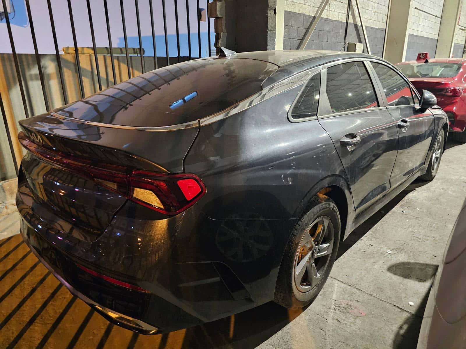 KIA K5 2023 thumbnail 3
