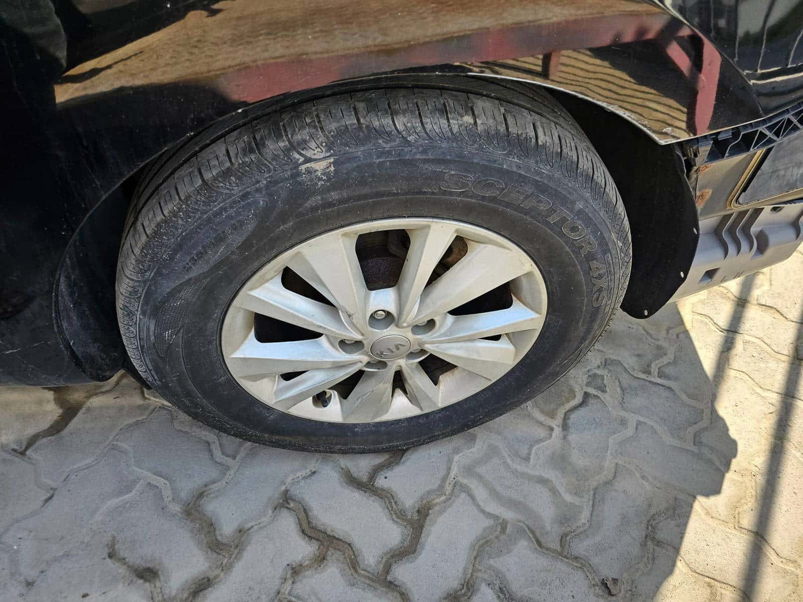 KIA SEDONA 2017 thumbnail 5