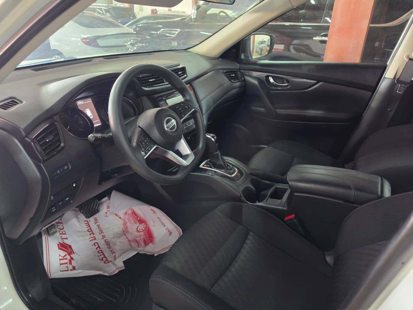 Nissan Rogue 2018 thumbnail 6