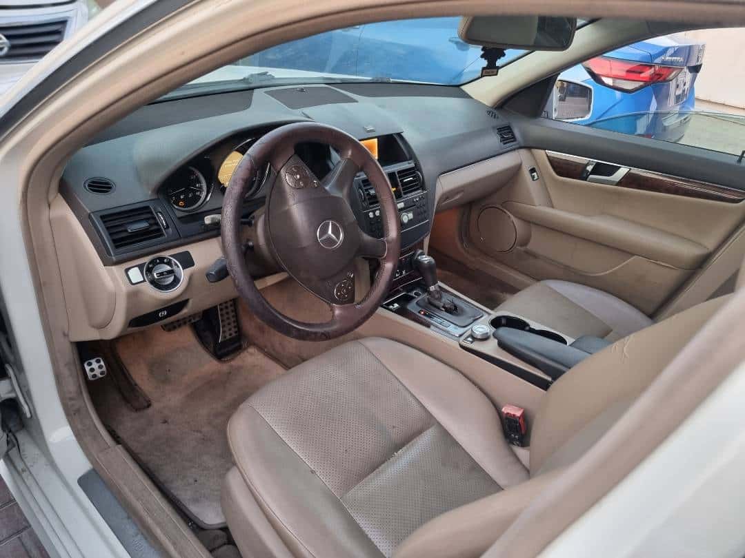 MERCEDES BENZ C300 2011 thumbnail 6