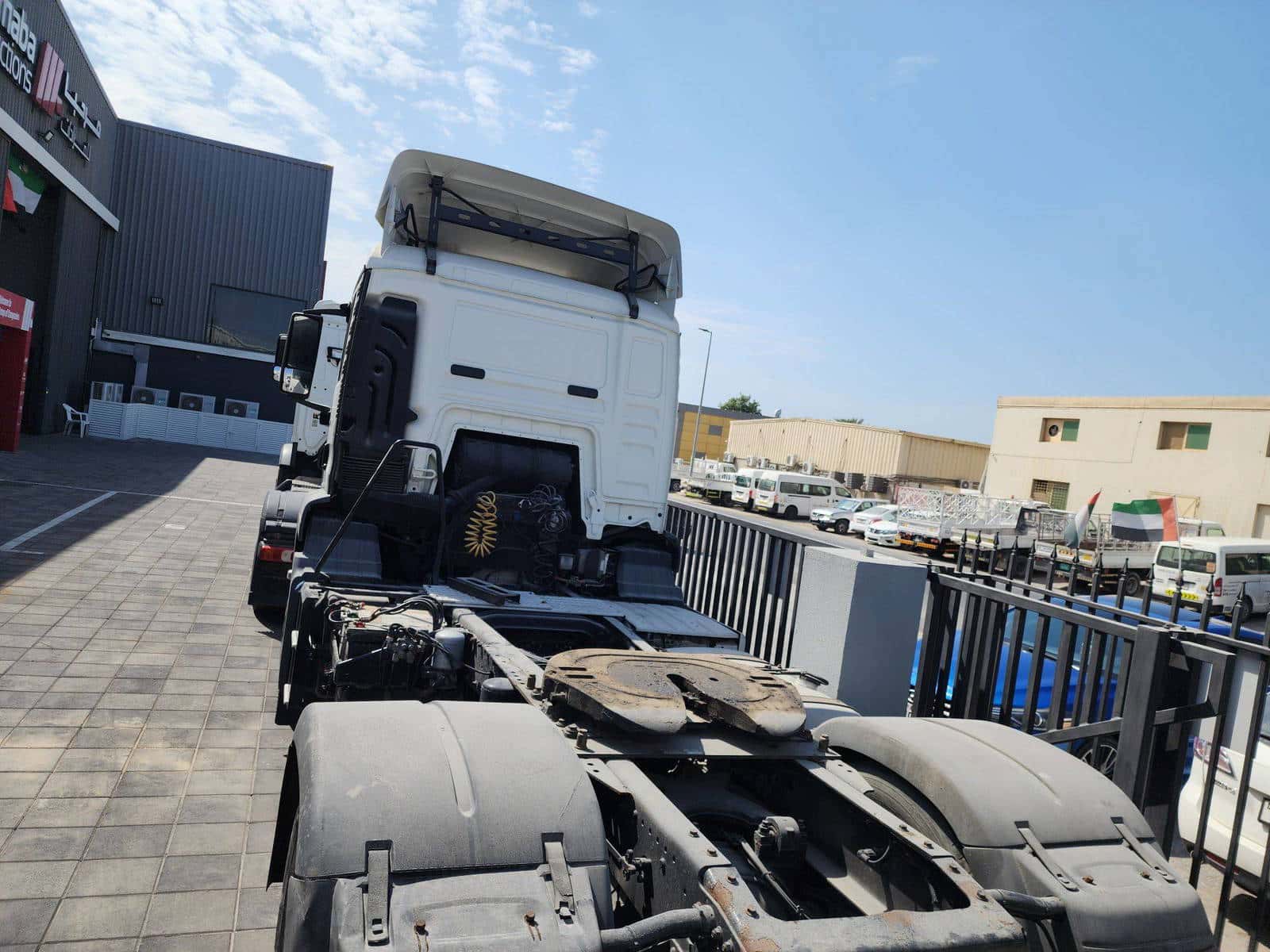 MAN MAN TRUCK - Exterior