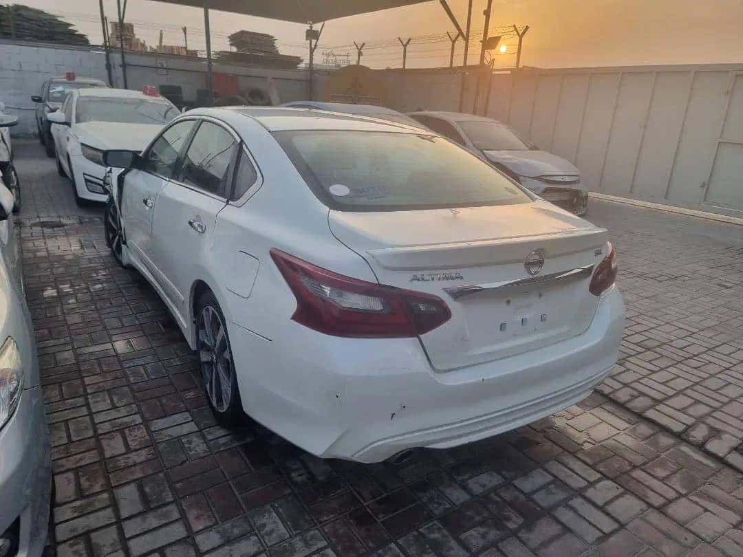 Nissan Altima 2017 thumbnail 1
