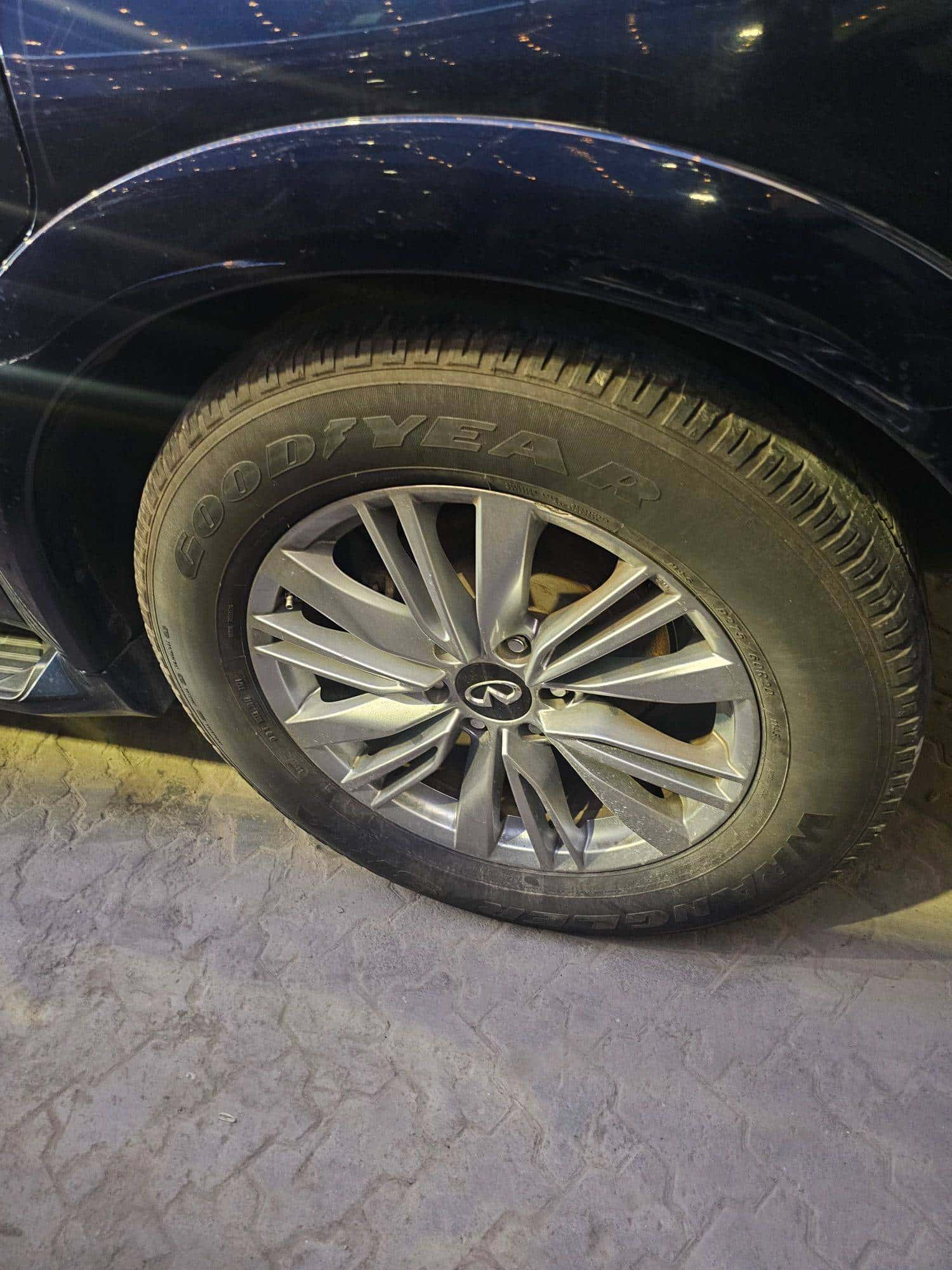 INFINITI QX80 2019 thumbnail 6