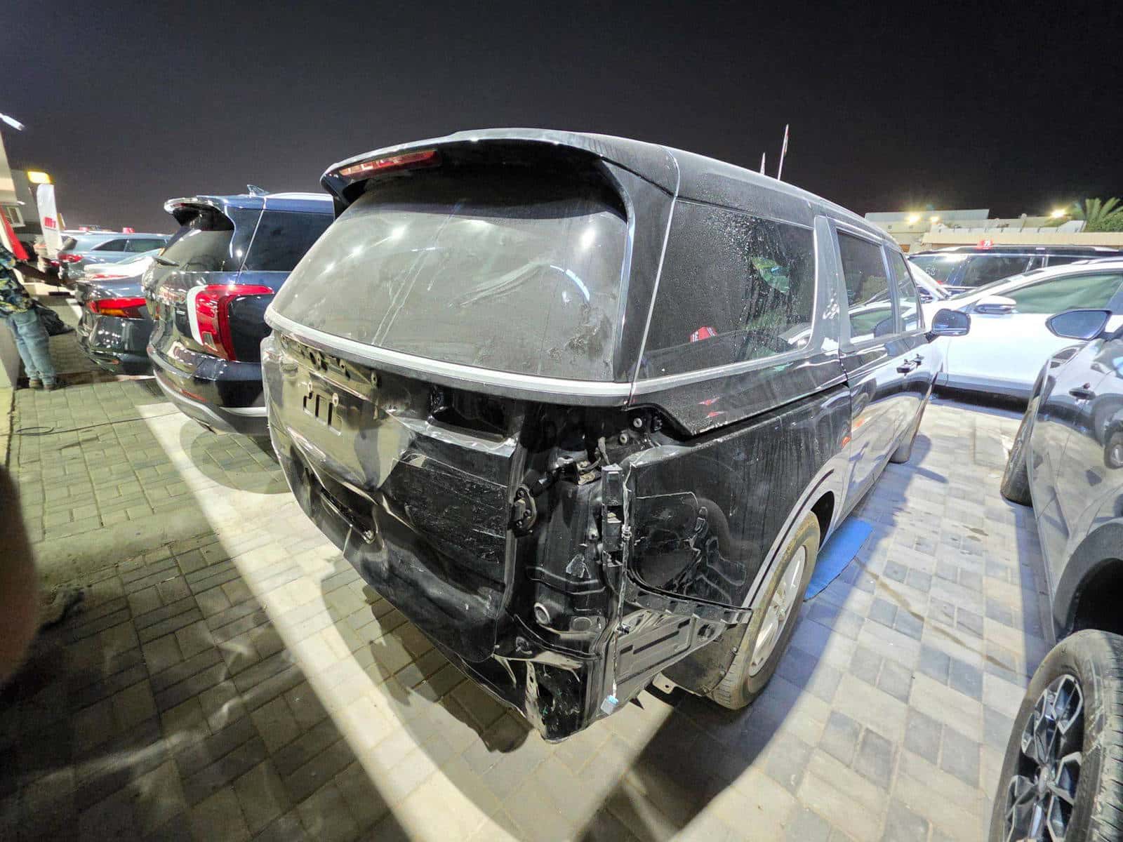 KIA CARNIVAL LX 2023 thumbnail 4