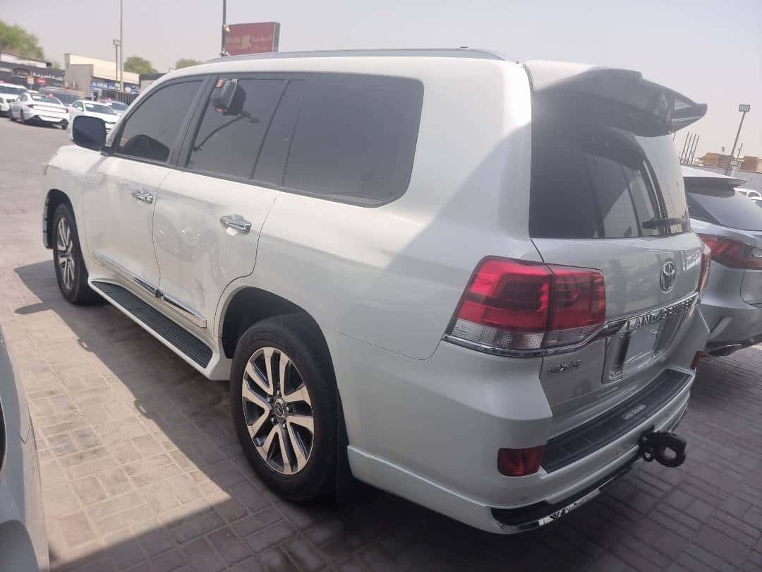 Toyota Land Cruiser 2017 thumbnail 3