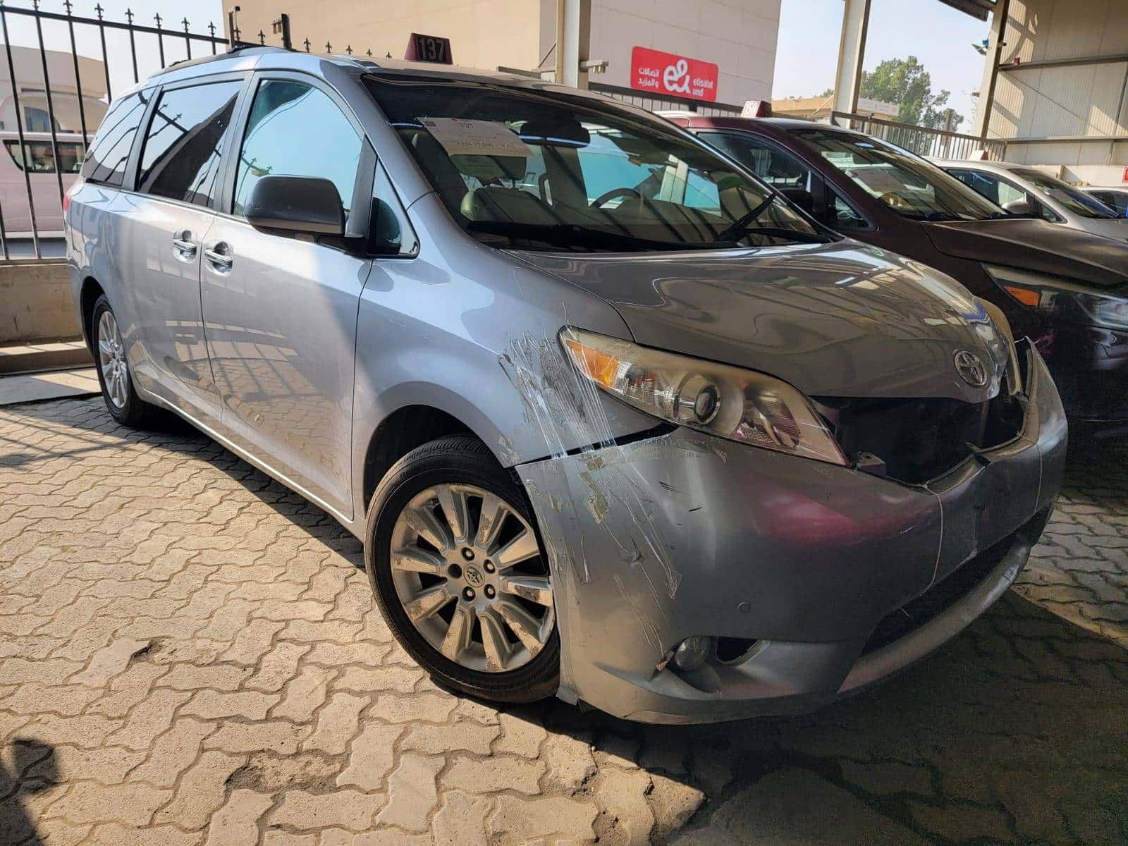 Toyota Sienna 2011 thumbnail 5