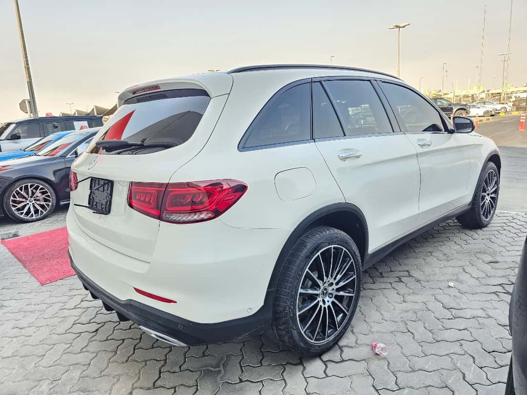 MERCEDES BENZ GLC-300 - Exterior