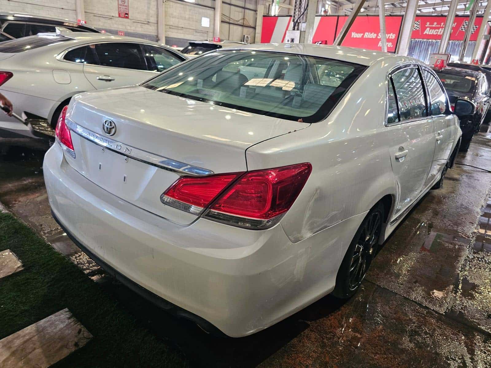 Toyota Avalon 2011 thumbnail 4