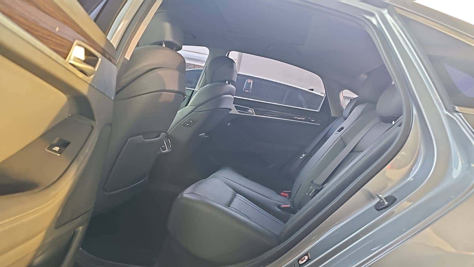 Genesis G80 2017 thumbnail 6
