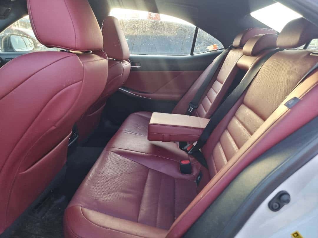 LEXUS IS 300 2016 thumbnail 5