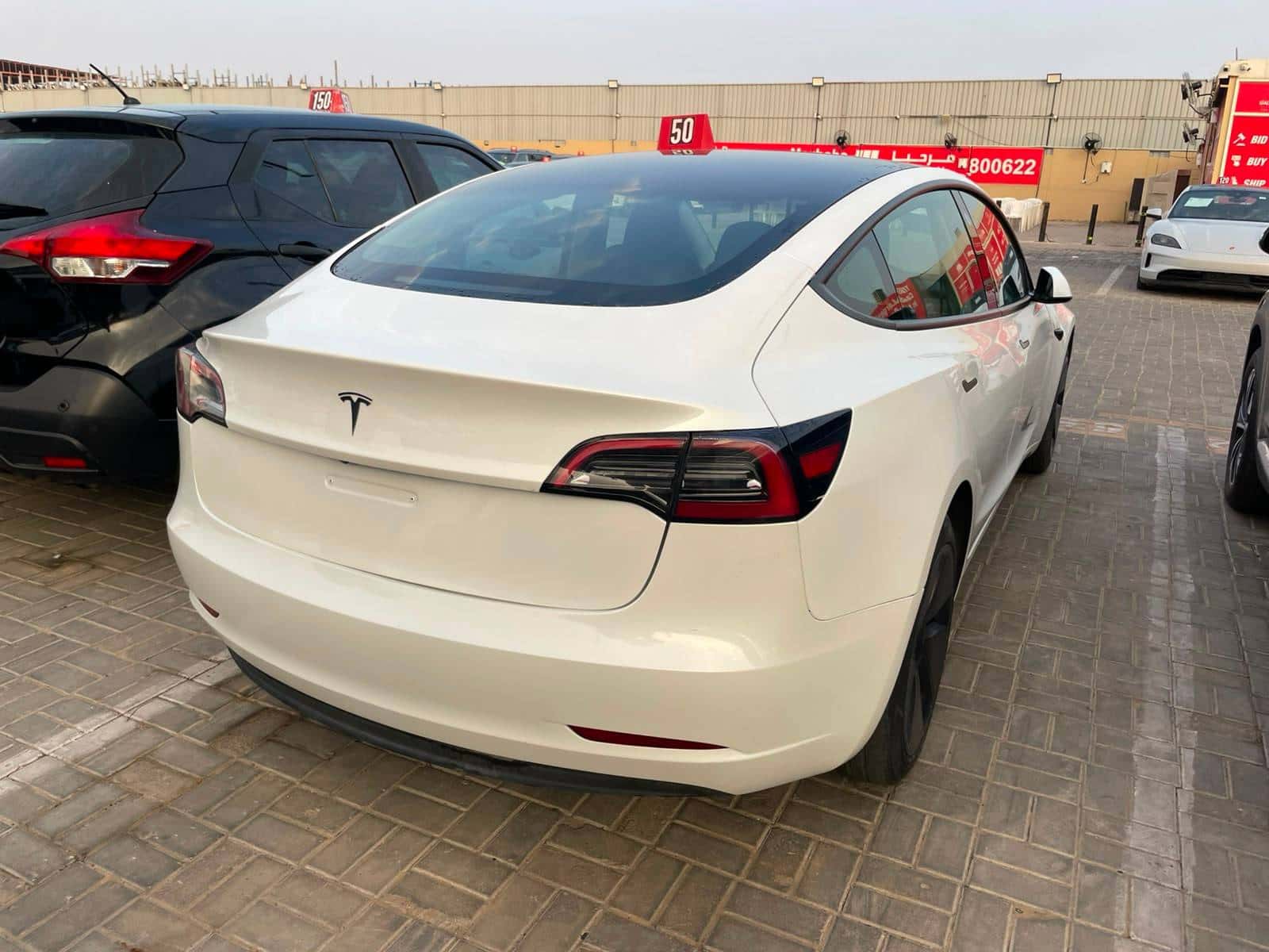 TESLA MODEL 3 2023 thumbnail 7