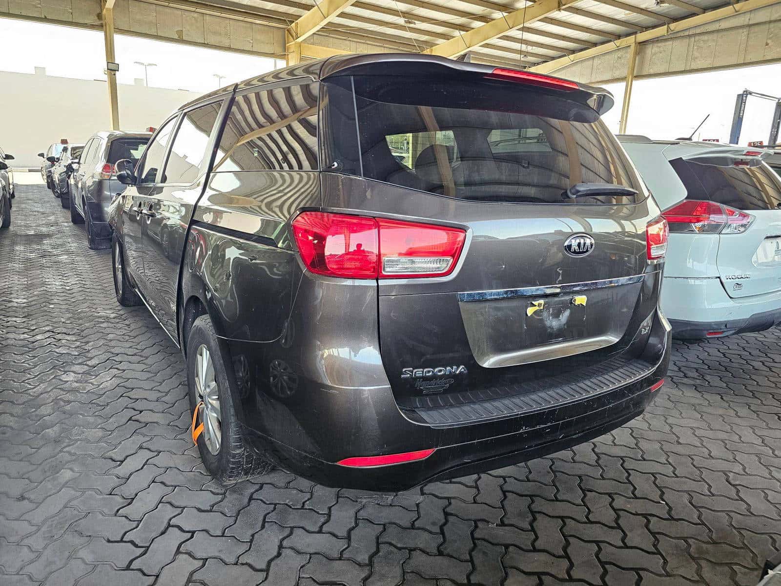 KIA SEDONA 2018 thumbnail 3