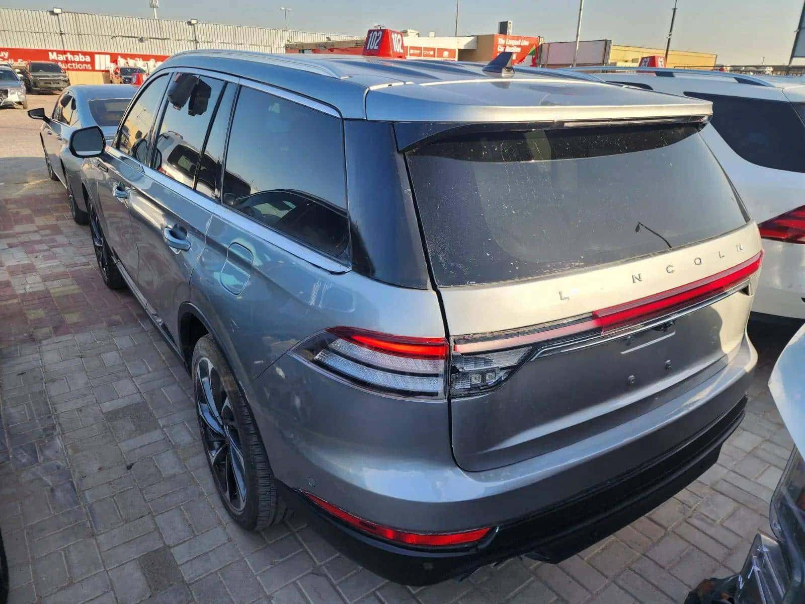 Lincoln Aviator 2024 thumbnail 3