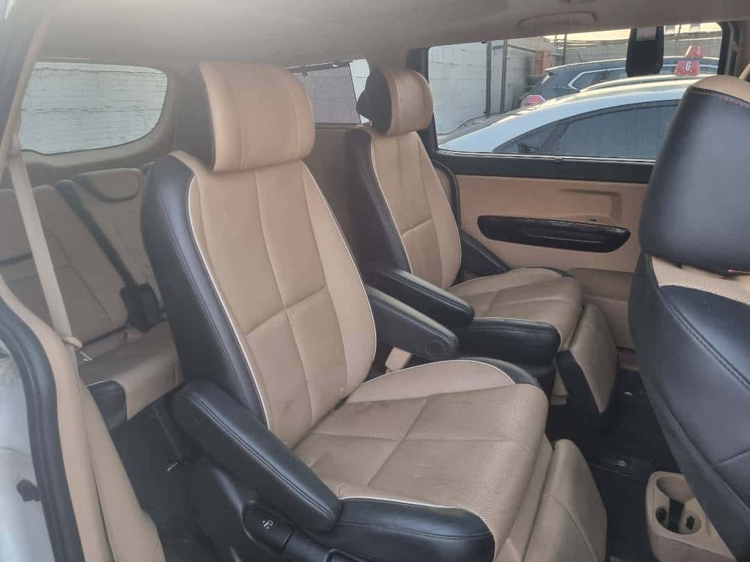 Kia Sedona 2015 thumbnail 7