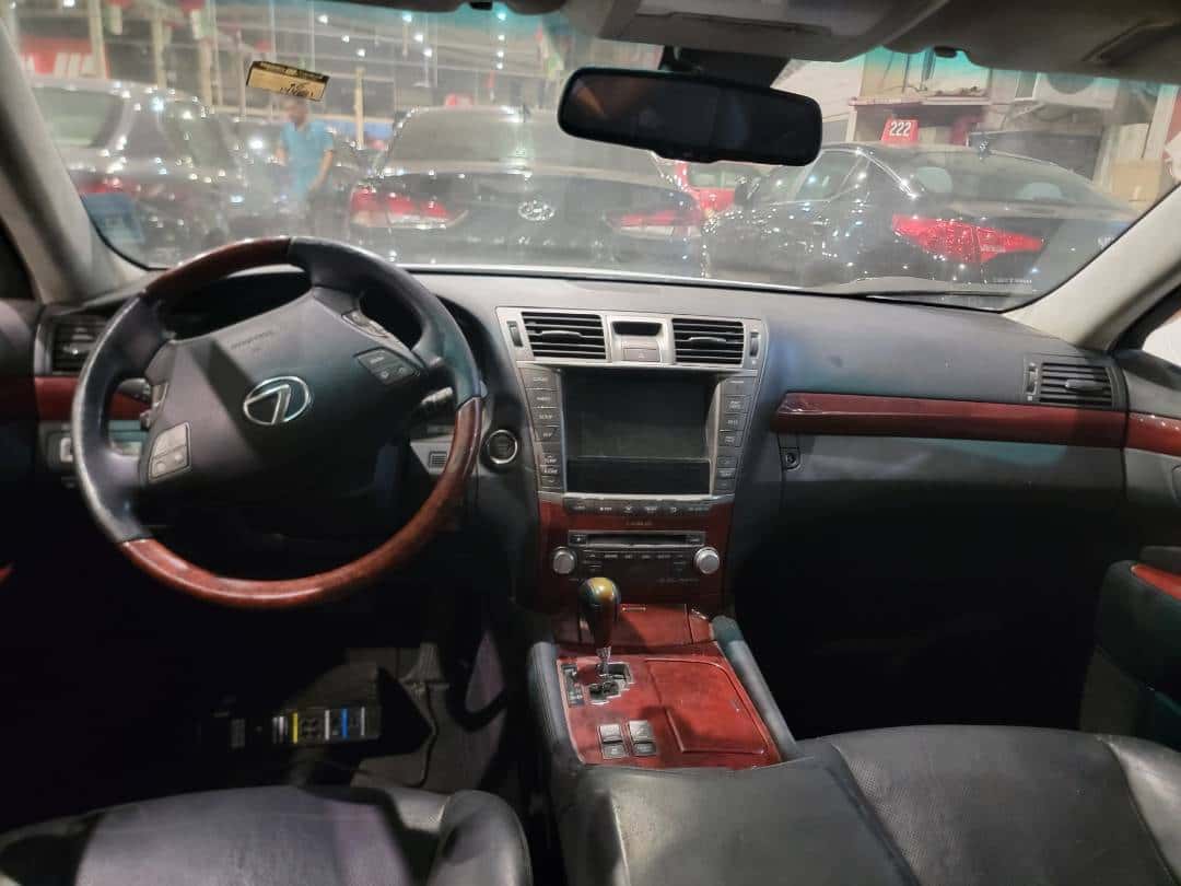 LEXUS LS 460 - Exterior
