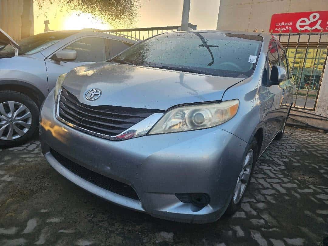 TOYOTA SIENNA - Exterior