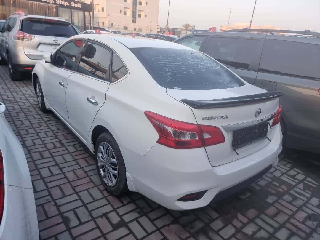 Nissan Sentra 2019 thumbnail 3