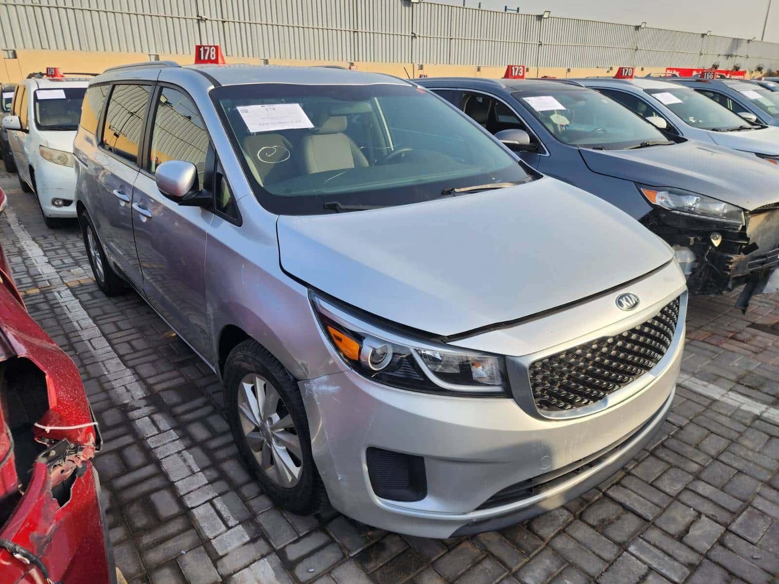 KIA SEDONA 2016 thumbnail 5