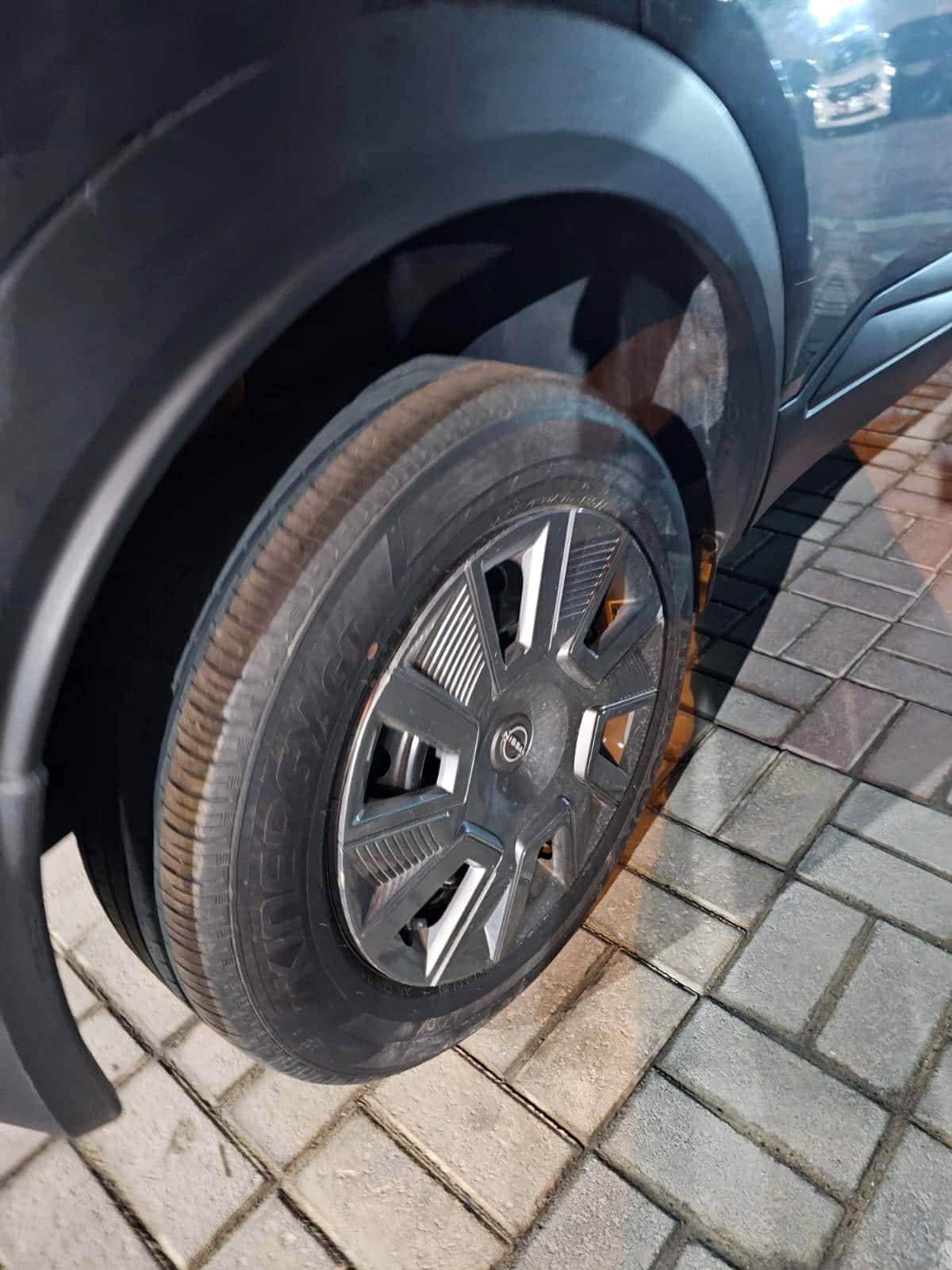 Nissan Kicks 2025 thumbnail 5