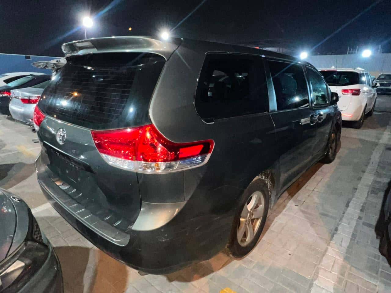 TOYOTA SIENNA 2014 thumbnail 3