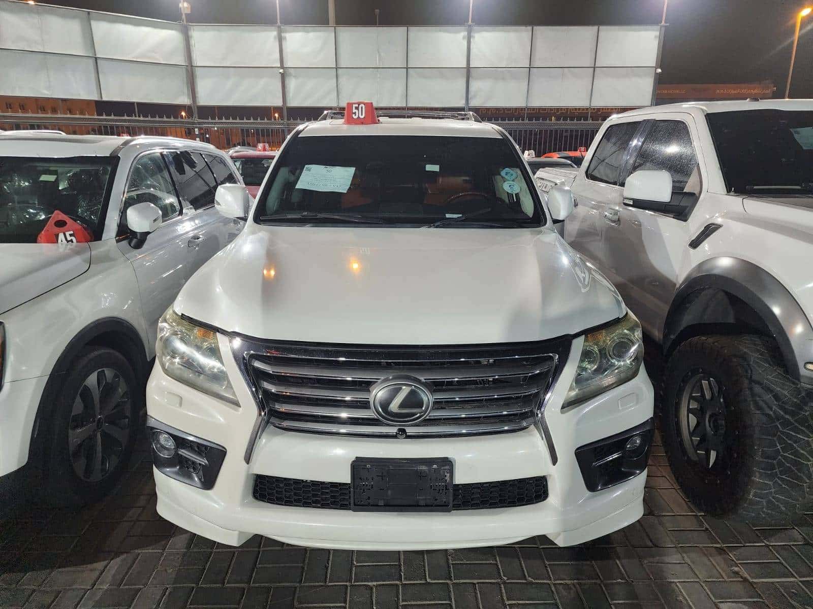 LEXUS LX 570 2012 thumbnail 1