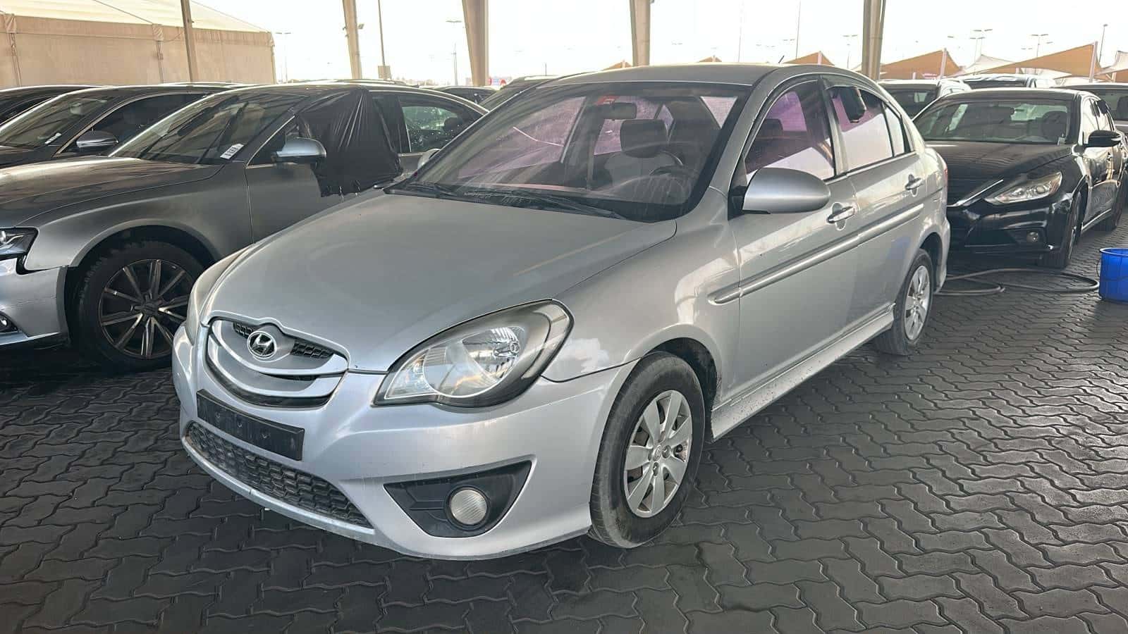Hyundai VERNA 2010 thumbnail 3