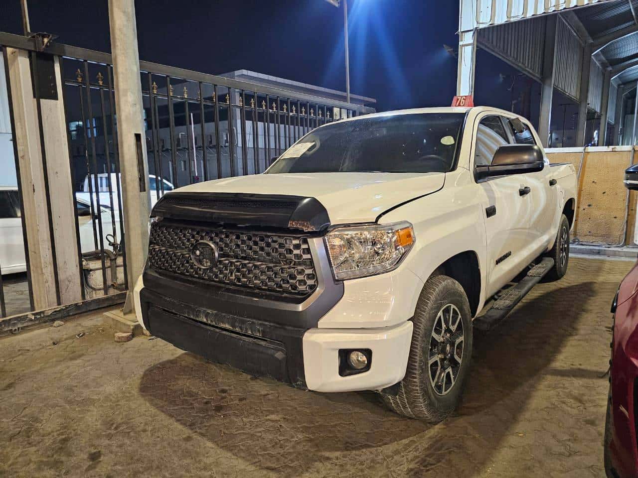 Toyota Tundra 2019 thumbnail 2