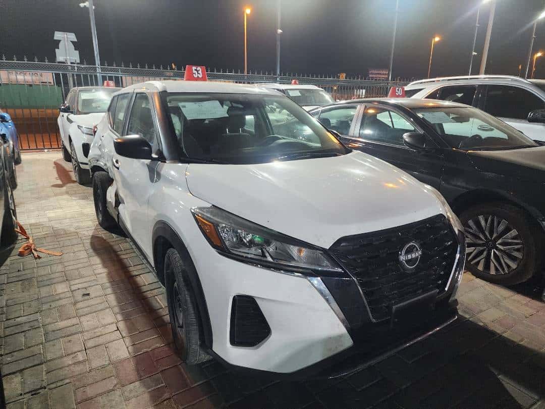 NISSAN KICKS 2023 thumbnail 1