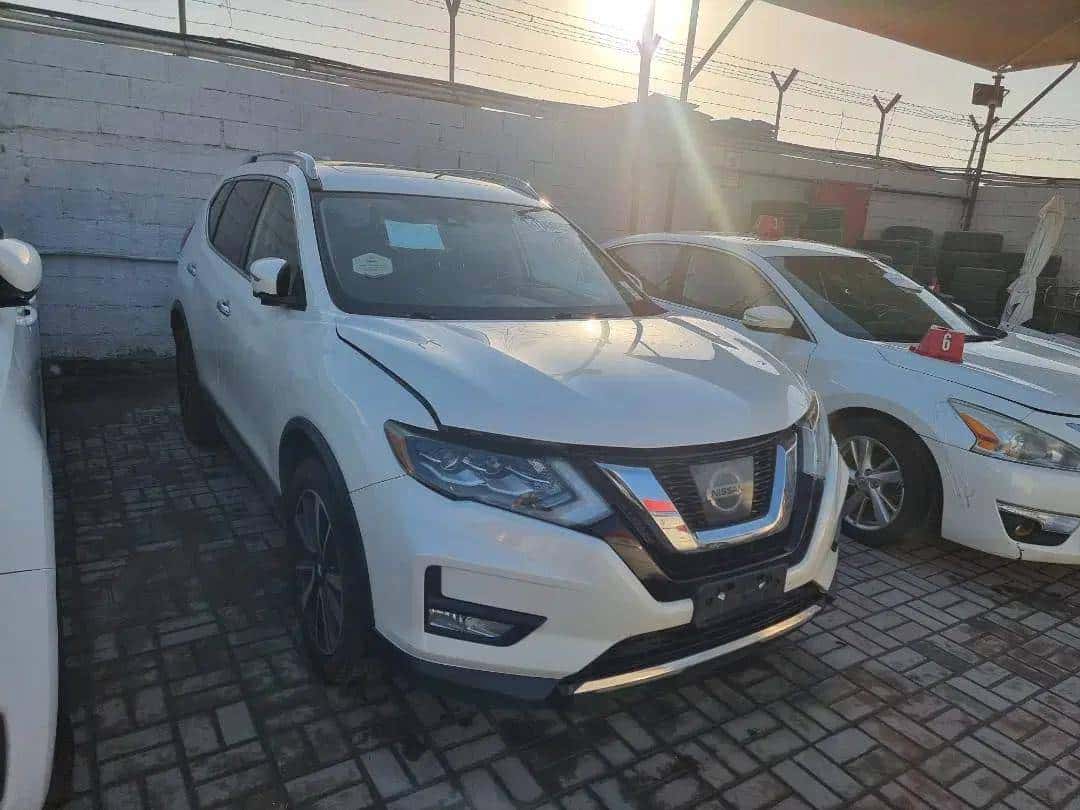 Nissan Rogue 2017 thumbnail 1