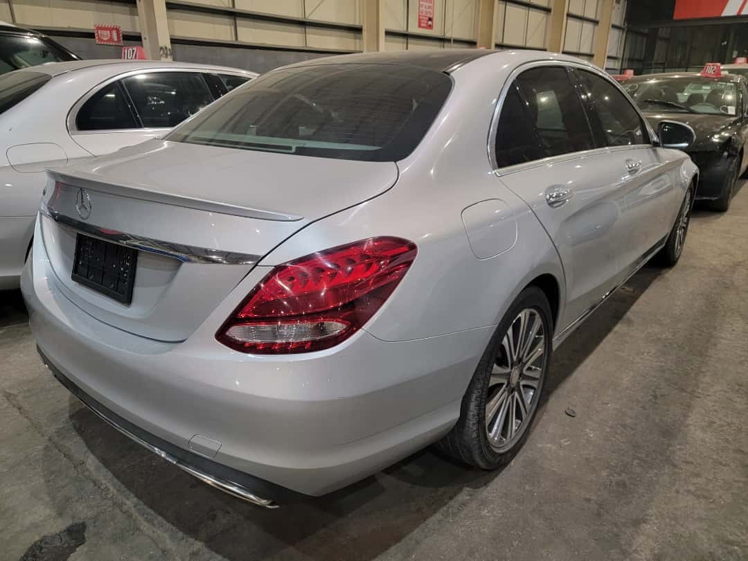 MERCEDES BENZ C300 - Exterior