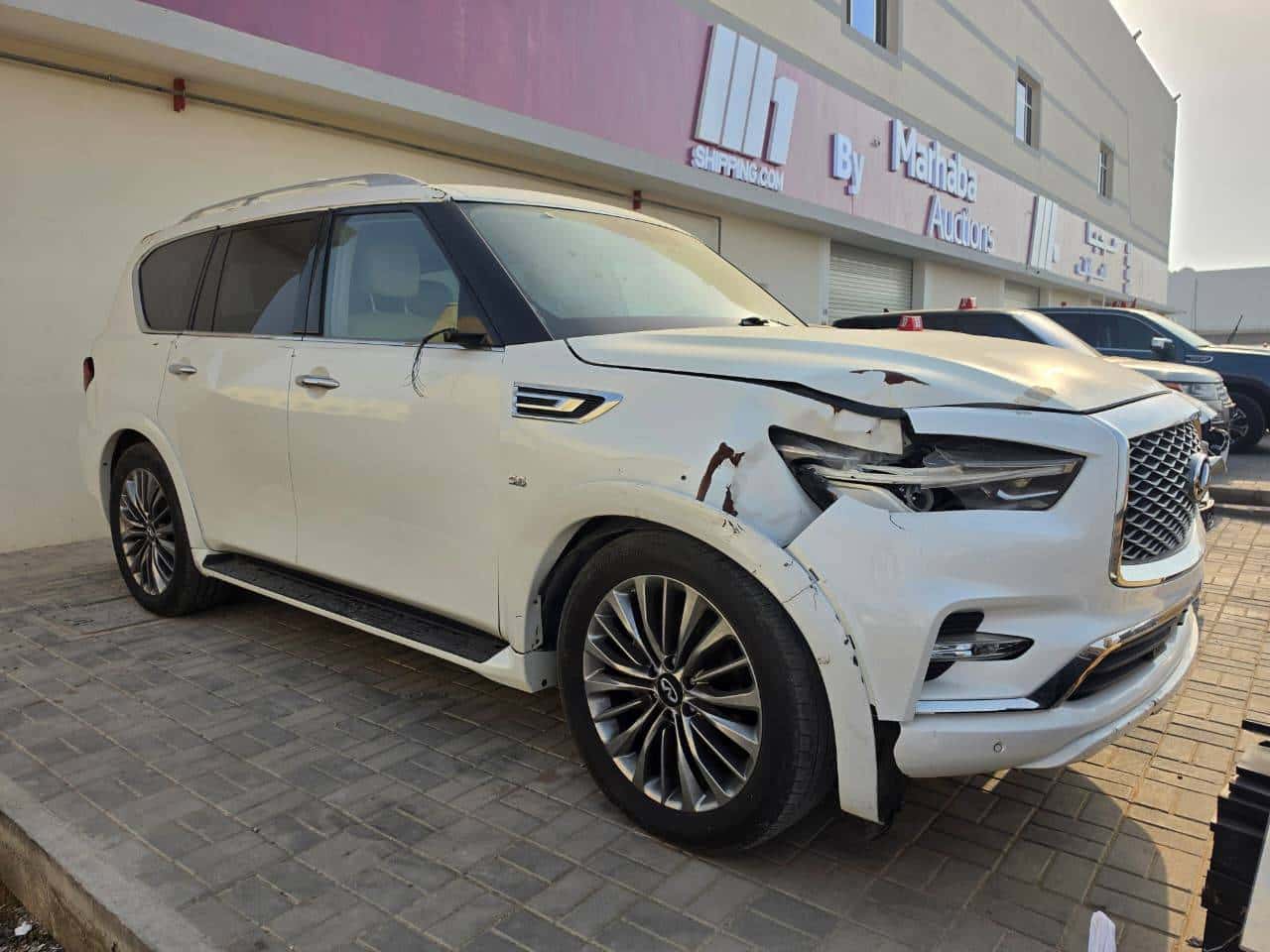 INFINITI QX80 2019 thumbnail 2