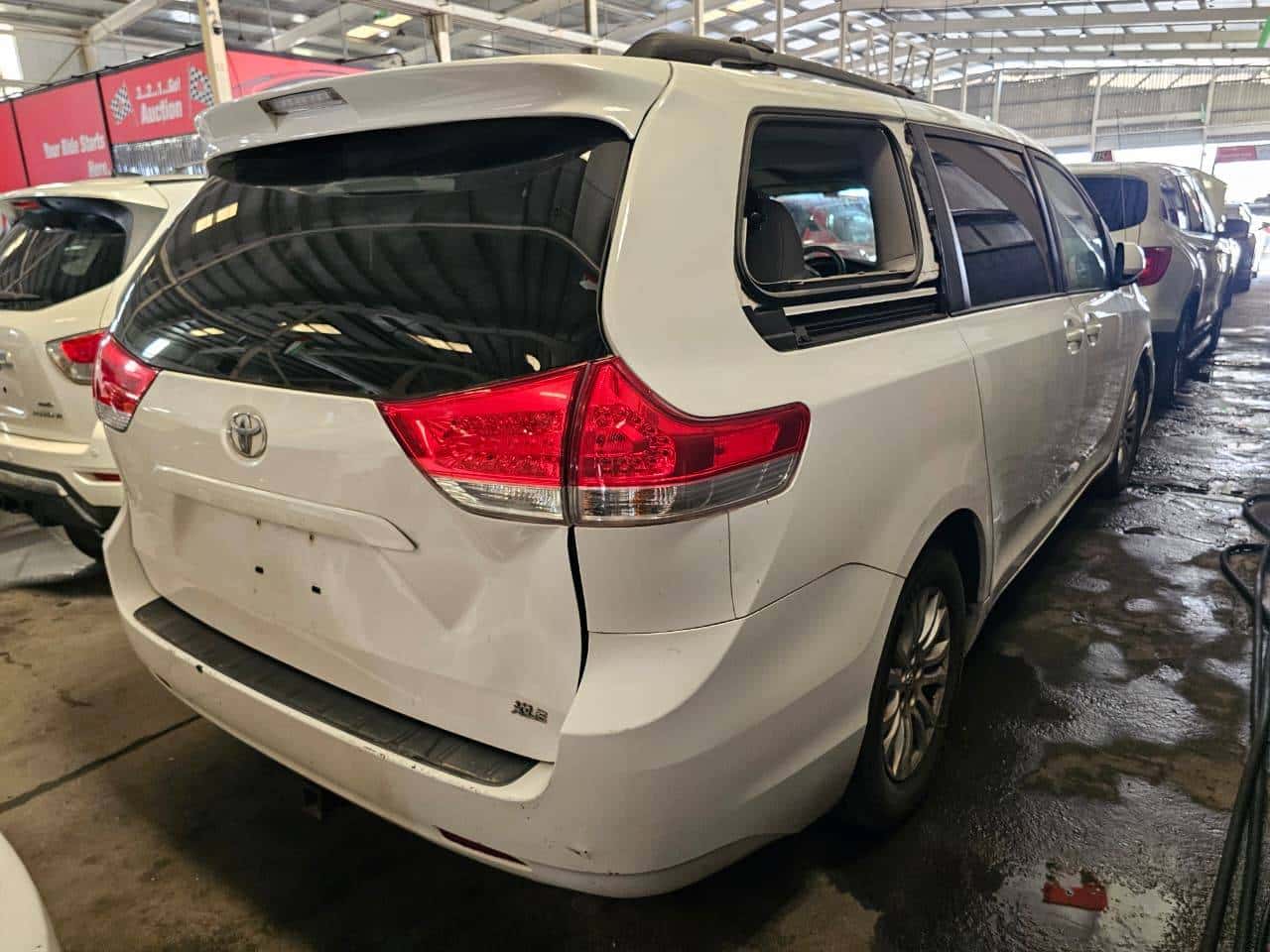 Toyota Sienna 2013 thumbnail 4
