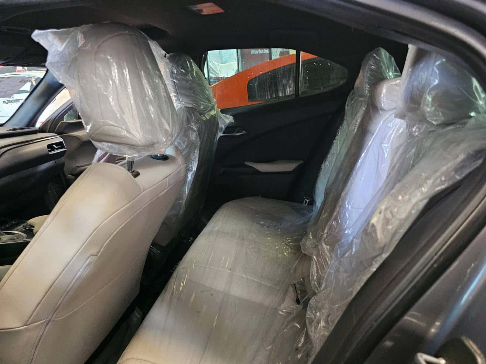 LEXUS UX 200 2021 thumbnail 6